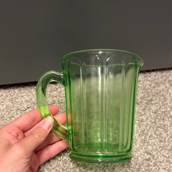 Vintage Hazel Atlas Green glass pitcher set of 2 ribbon pattern paneled design - Picture 12 of 16
